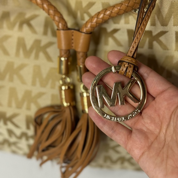 Michael Kors Jet Set Large Gathered Tote Beige/Camel Jaquard - Picture 3 of 12